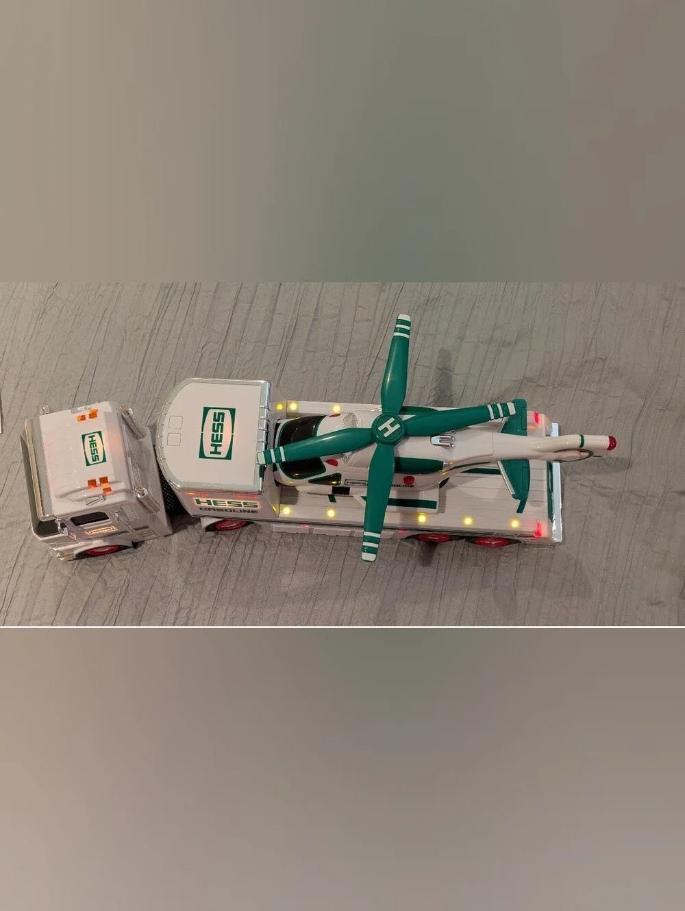 NIB Hess 2006 Truck and Helicopter